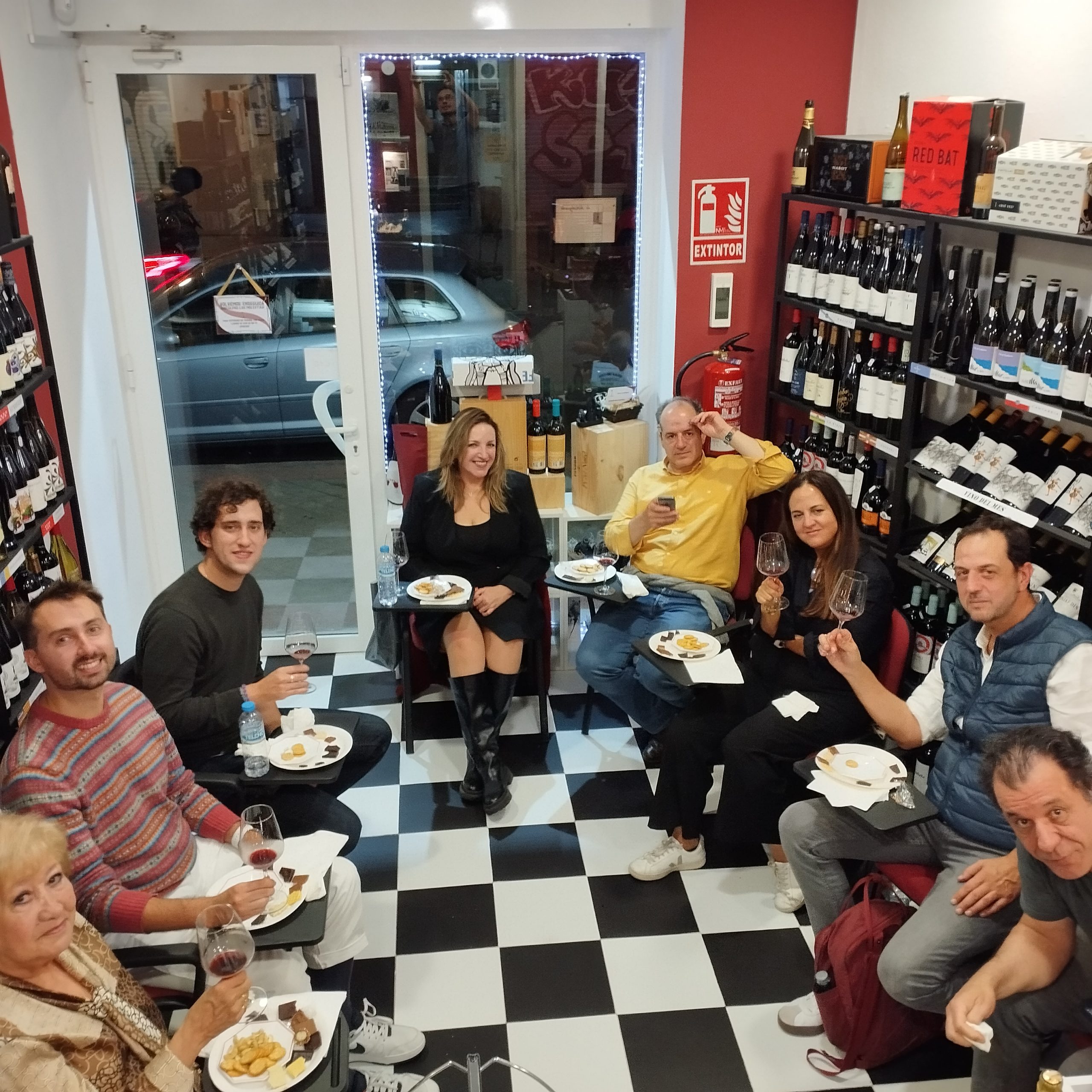 Tarde de cata de vinos españoles en la boXdeguita en Madrid