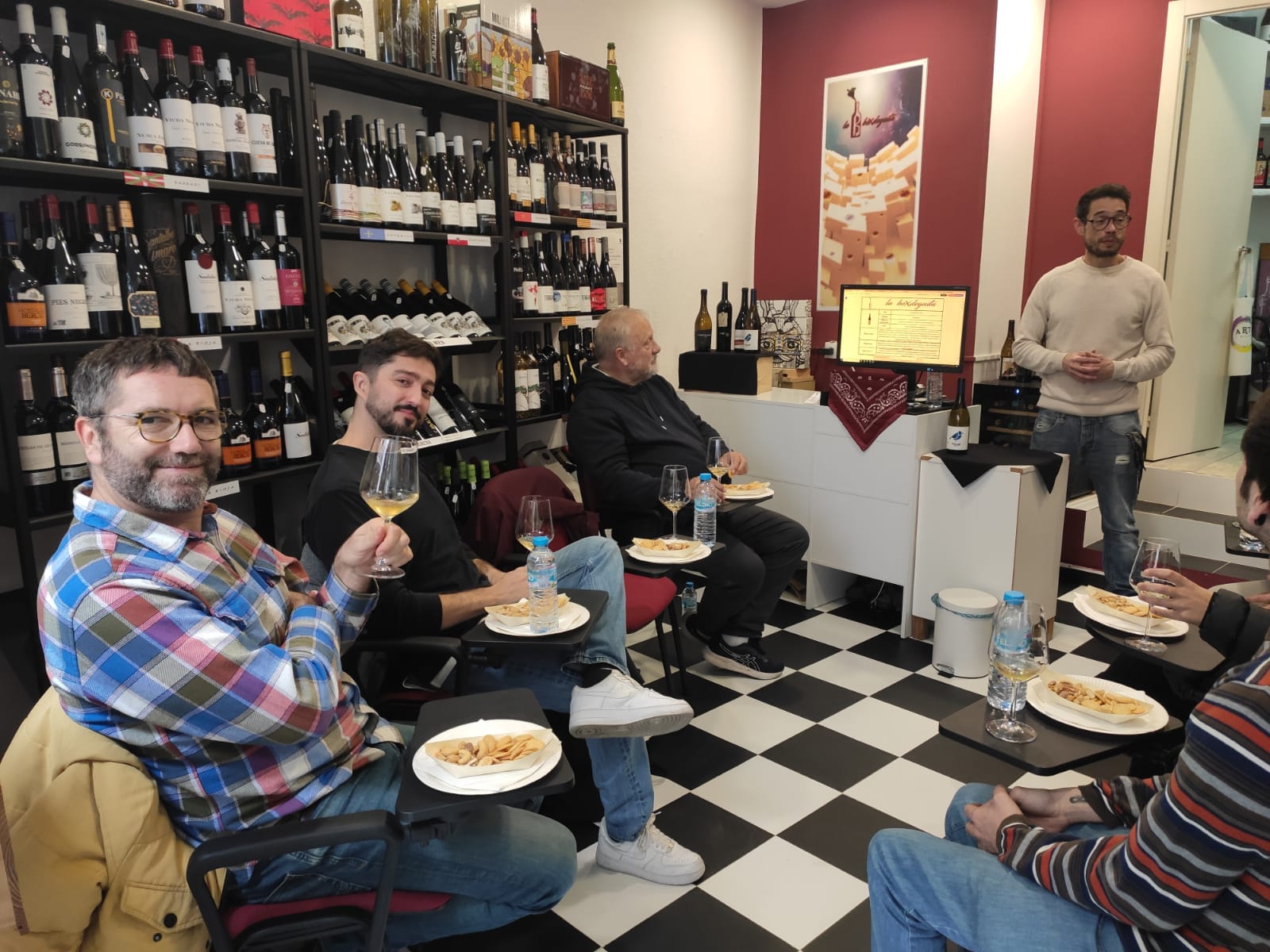 Tarde de cata de vinos españoles en la boXdeguita