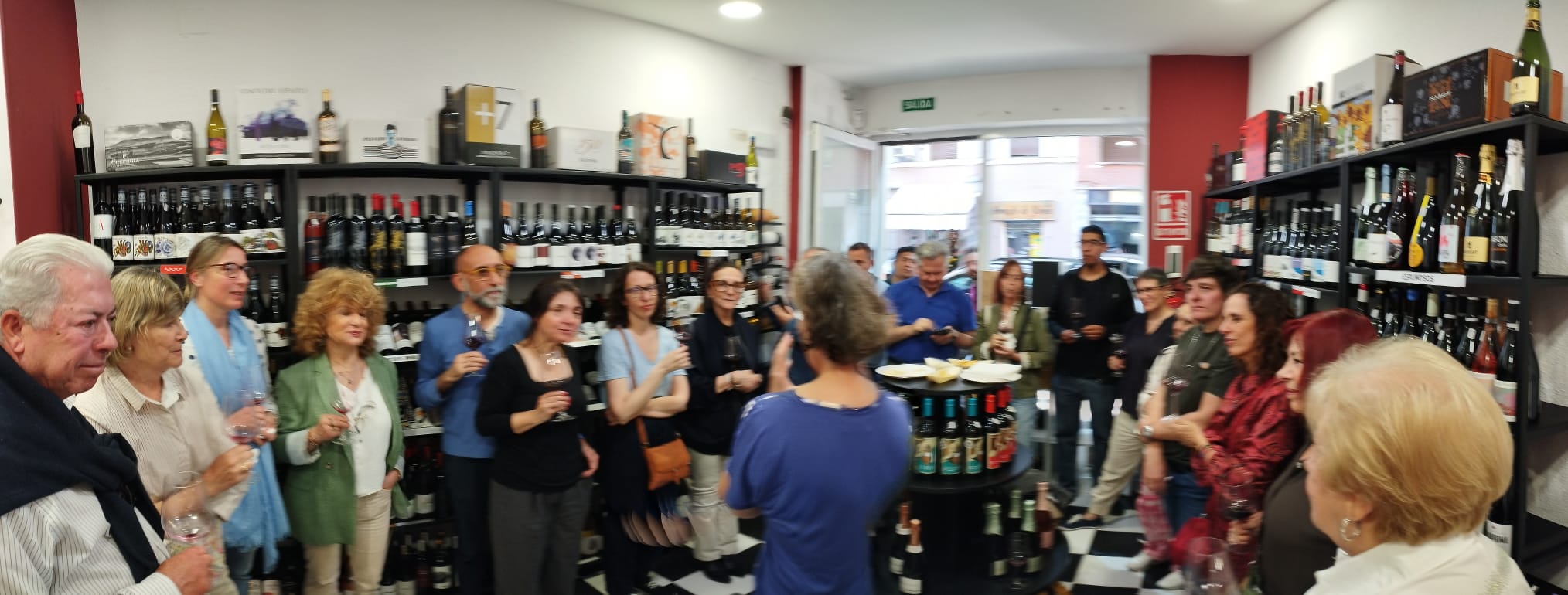 Una tarde de cata de vinos españoles en la boXdeguita en Madrid